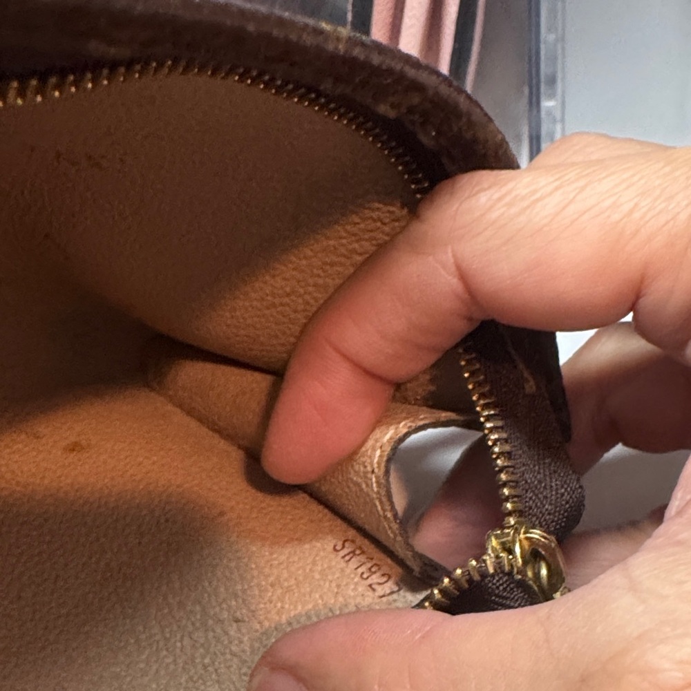 AUTHENTIC Louis Vuitton Brown Monogram mini pochette - Picture 8 of 10